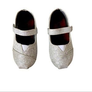 NWOB Silver Sparkle Shoes